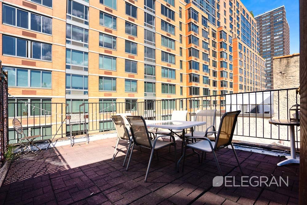 Primary Photo - 217 East 33rd Street