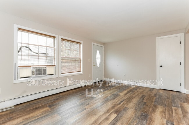 Building Photo - 408 Rosewood Ave