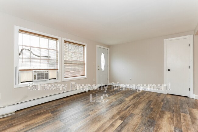 Foto del edificio - 408 Rosewood Ave