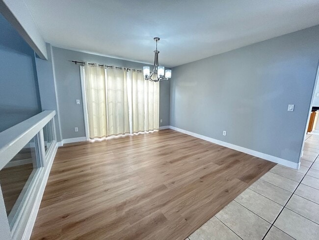 Building Photo - 5-Bedroom Silverado Ranch Home with Pool!