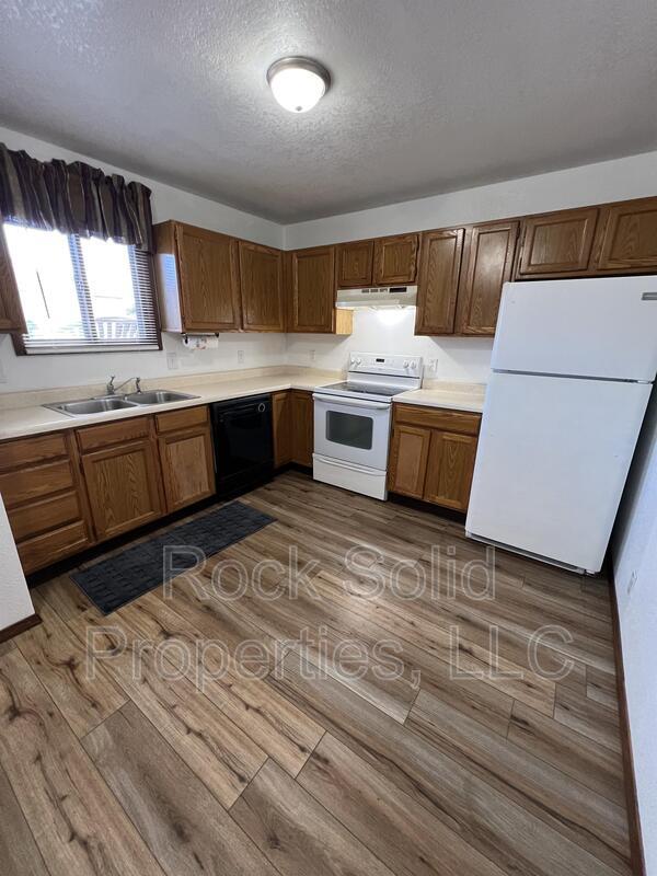 Foto del edificio - 3305 Frontier St