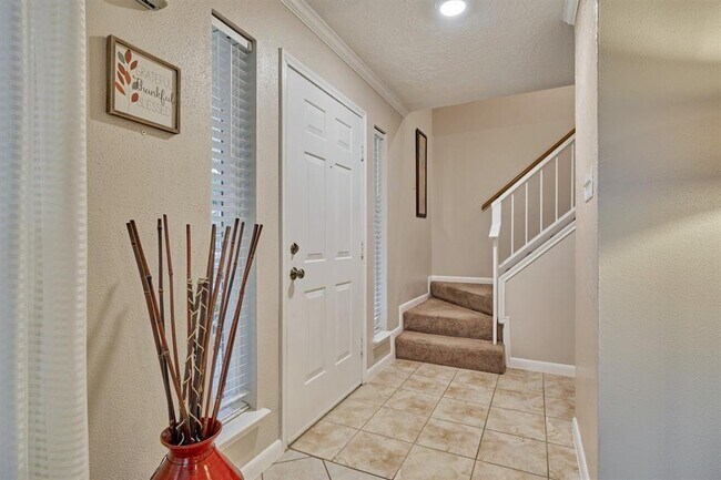 Building Photo - 7527 Cavesson Dr