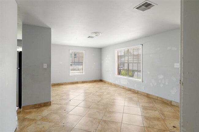 Building Photo - 1705 65th St