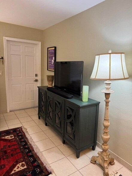 Foto del edificio - 3362 Cynthia Ln