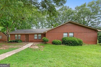 Building Photo - 117 Tanglewood Dr
