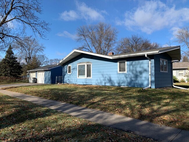 Foto del edificio - 1 Bed 1 Bath Duplex in Moorhead!