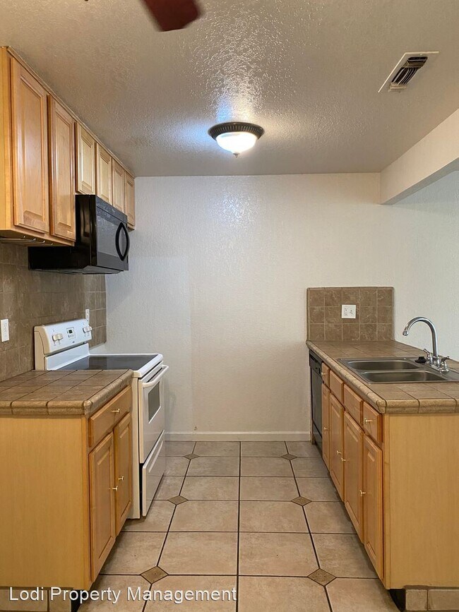 Foto del edificio - 2 br, 1 bath House - 2524 Winchester St #7