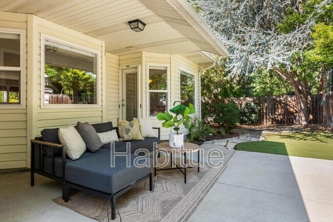 Foto del edificio - 2160 Dora Ln