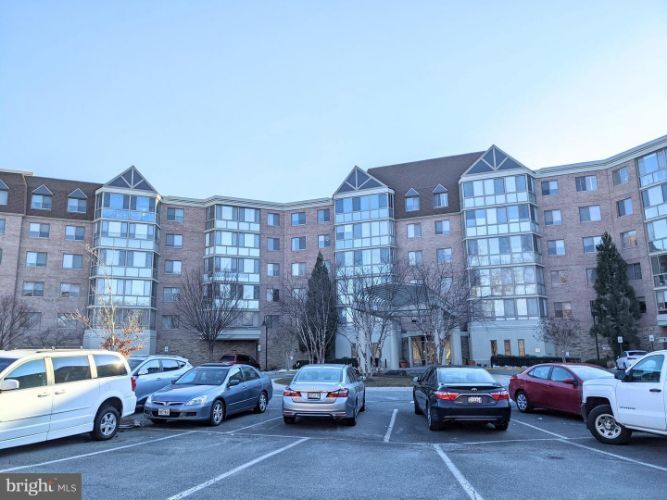 Primary Photo - 2901 S Leisure World Blvd