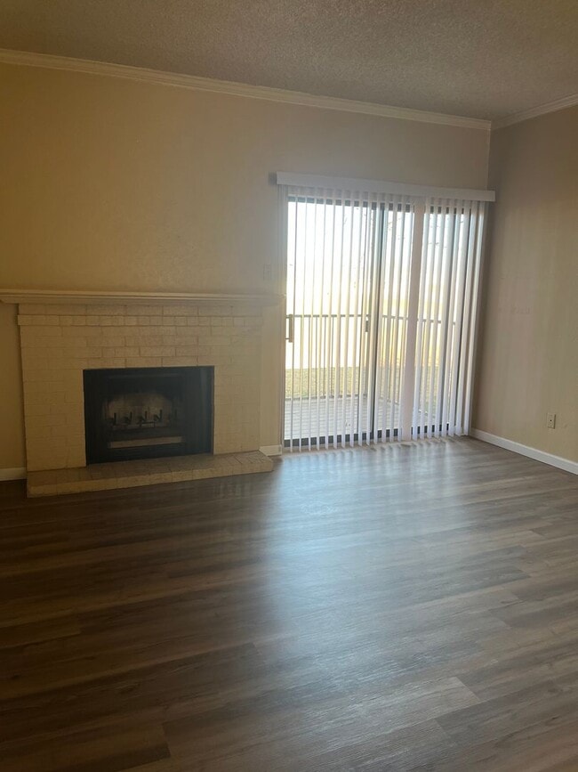 Building Photo - 1020 Mockingbird Ln