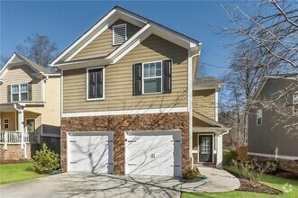 Building Photo - 607 Royal Crest Ct