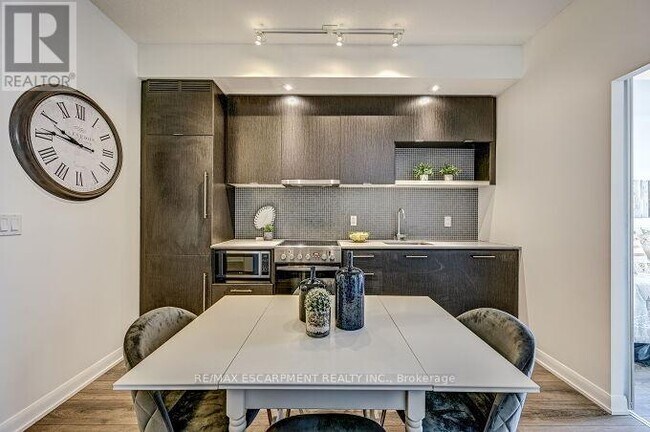 Photo du bâtiment - 435 Richmond St W