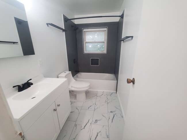 Building Photo - 3109 Manson Pl