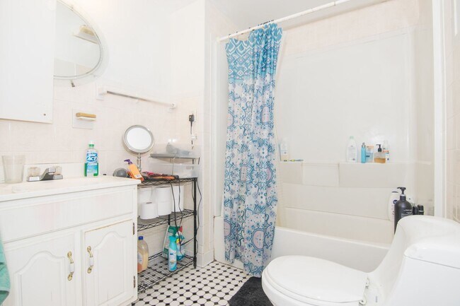 Photo - 4 BED RIGHT ACROSS FROM B.U. AVAILABLE 9/1 House