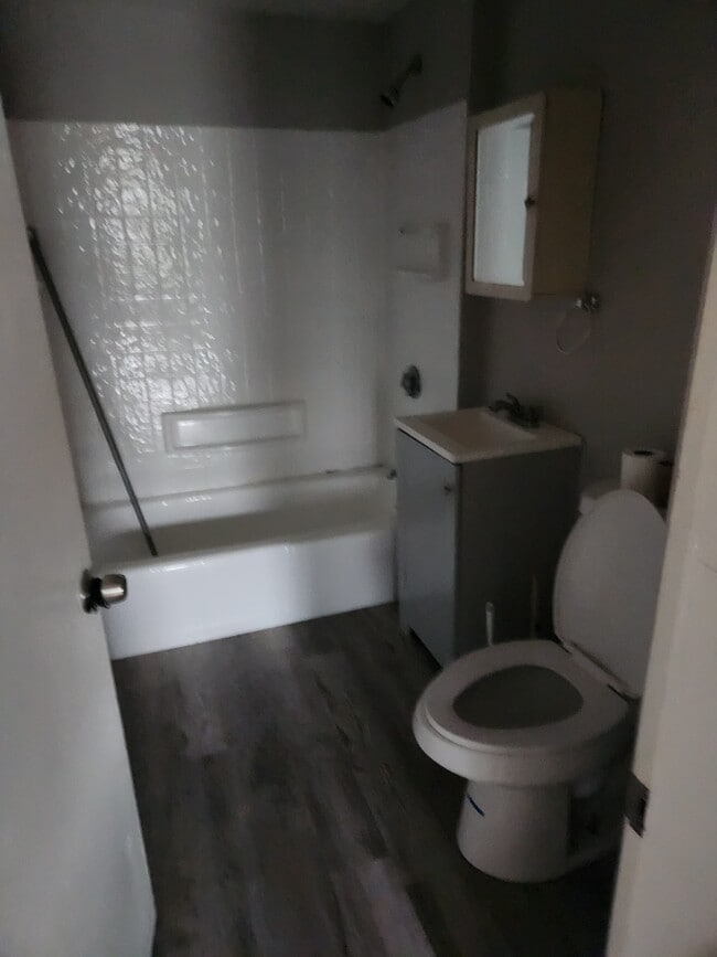 Bathroom - 3 Malvern Rd