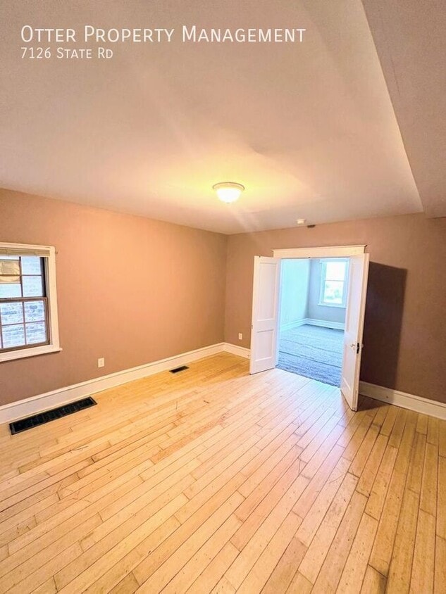 Photo - 7126 State Rd-
