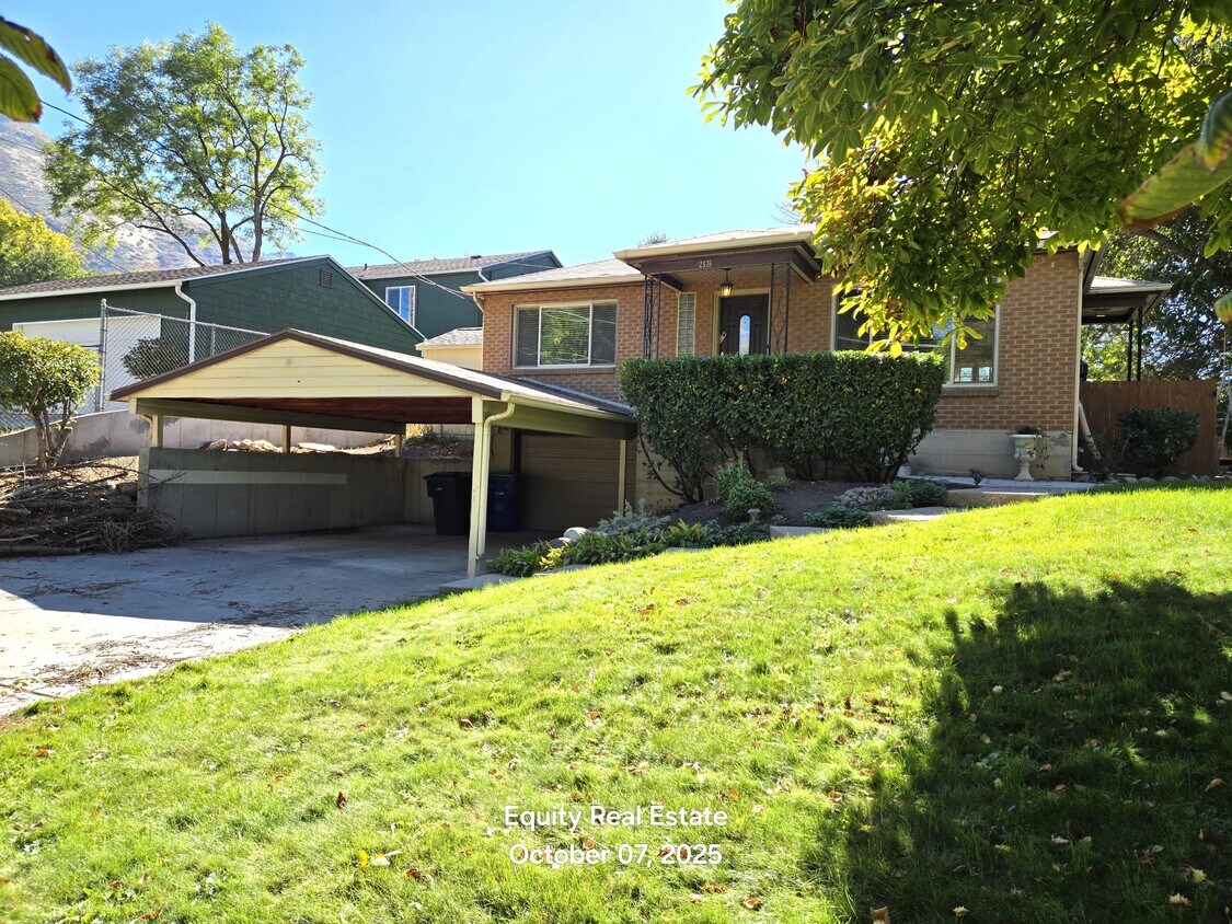 Primary Photo - 2576 E Wren Rd