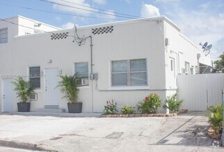 Building Photo - 1827 NW Flagler Terrace