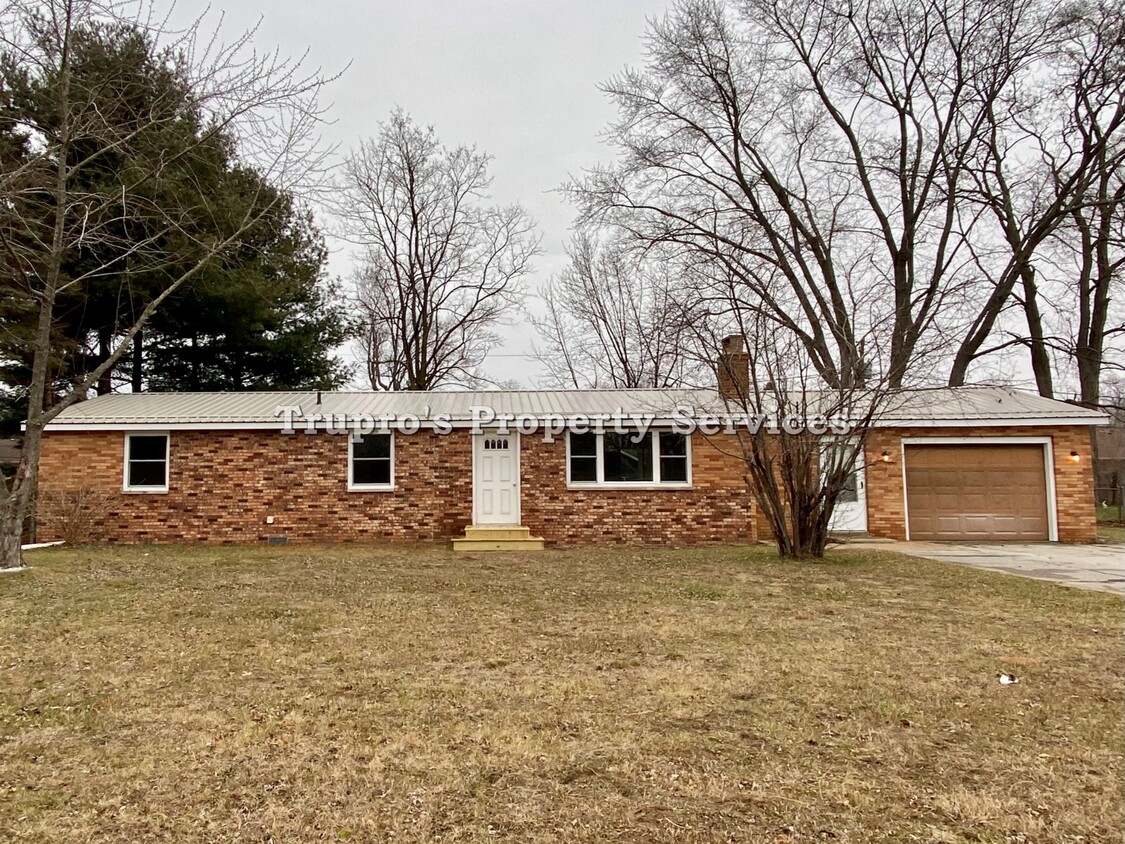 Primary Photo - 4423 Vine St