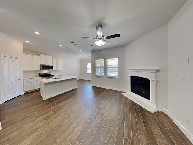 Building Photo - 11136 Canyon Mine Dr