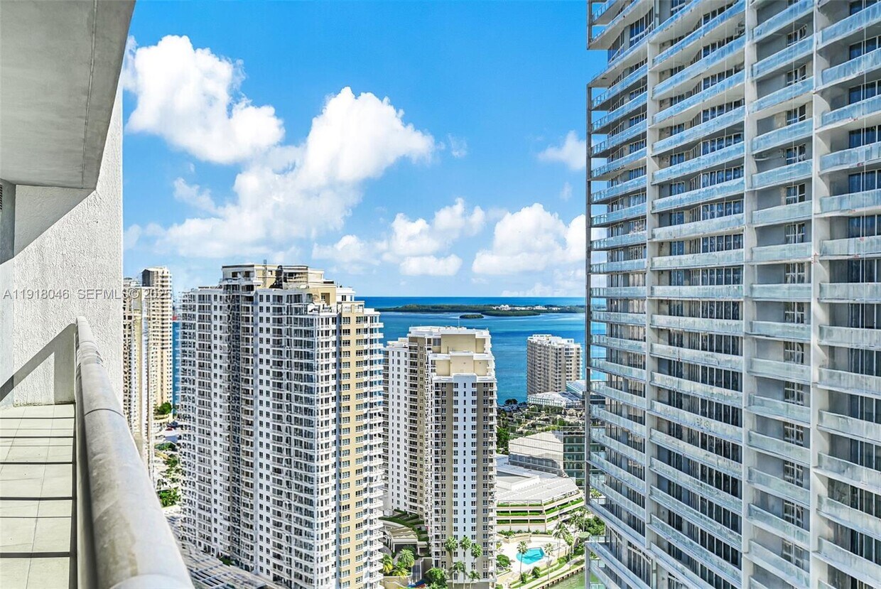 Foto principal - 475 Brickell Ave