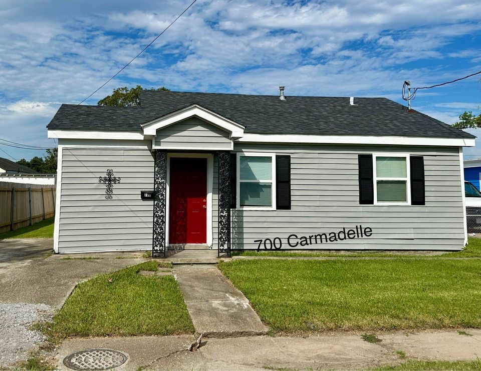 Primary Photo - 700 Carmadelle St