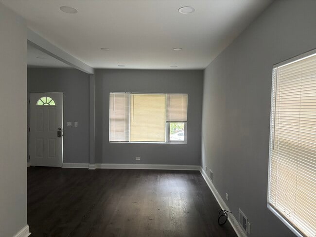 Building Photo - 4610 N Karlov Ave