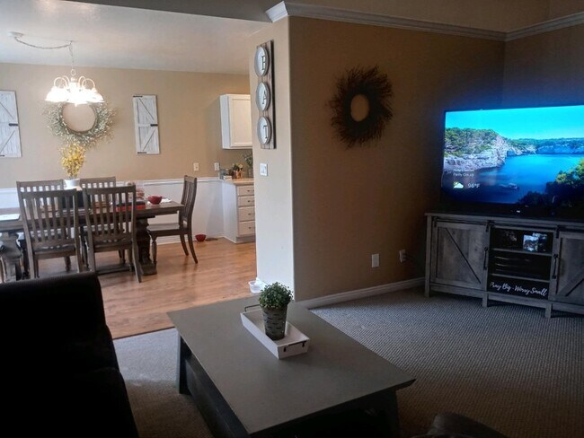 Building Photo - 311 W Harvest Moon Dr