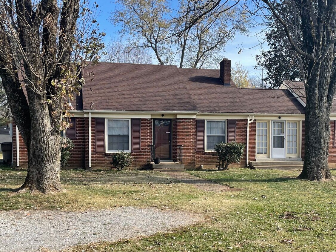 Primary Photo - 131 McGavock