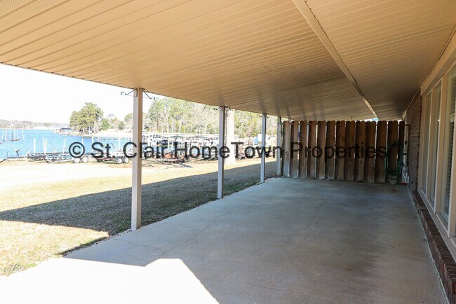 Foto del edificio - Remodeled Duplex on Logan Martin Lake