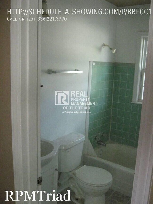 Building Photo - Adorable 2BD/1BA in Winston Salem!!