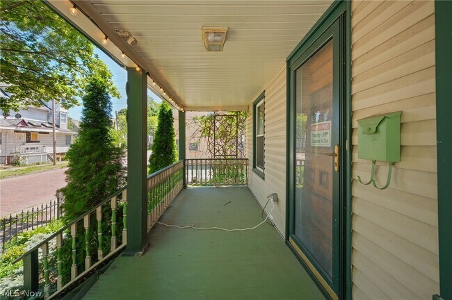 Foto del edificio - 6511 Fir Ave