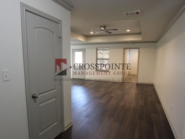 Foto del edificio - Beautiful 3 Bedroom 2 Bathroom Townhouse in South Tyler! 1/2 OFF FIRST FULL MONTH
