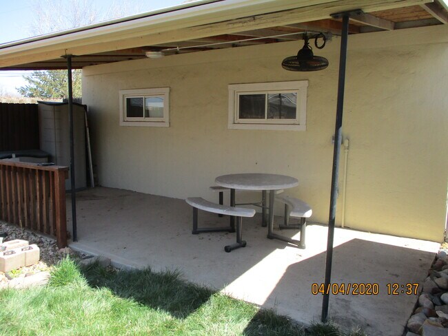 Patio trasero - 2982 Delaware S St