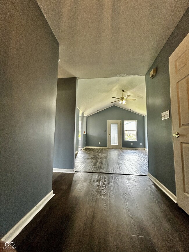 Building Photo - 4204 Sycamore Ct