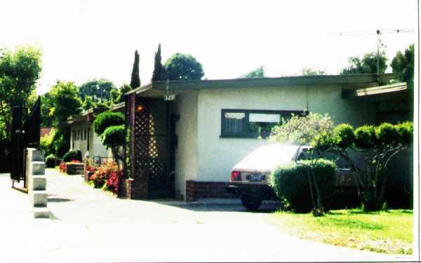 Building Photo - 329 S Arroyo Dr