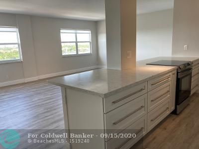 Foto del edificio - 2555 NE 11th St