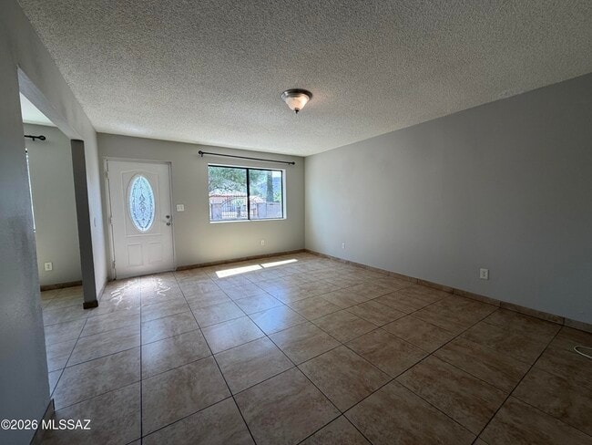 Building Photo - 1354 W Sonora St