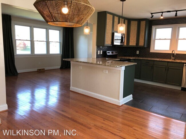 Building Photo - 3 br, 2.5 bath House - 3901 Old Bayside road