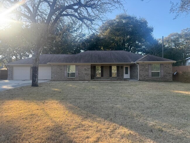 Foto del edificio - 1482 Cat-Mar Rd