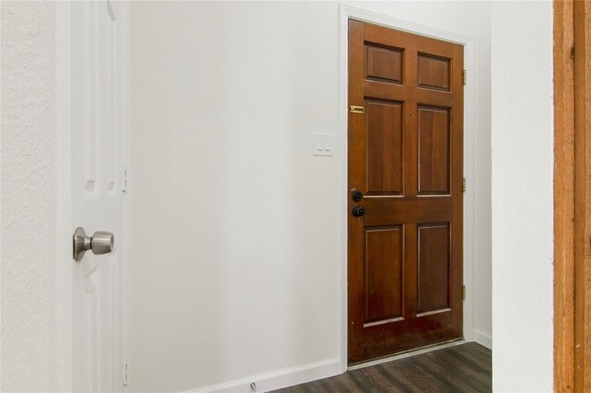 Building Photo - 6401 Deihl Rd