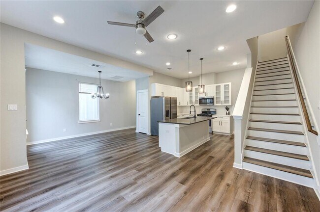 Foto del edificio - 6726 Parker Oaks Ln