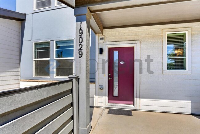 Building Photo - Unit