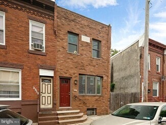 Building Photo - 2527 S Marshall St