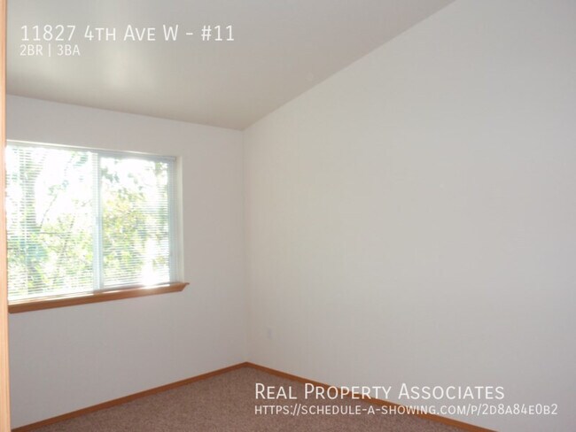 Foto del edificio - Townhouse in South Everett