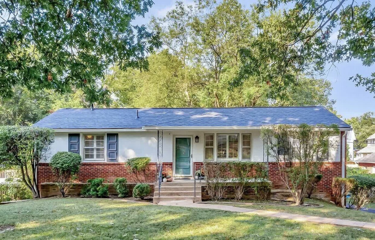 Foto principal - 6231 Henry Ford Dr