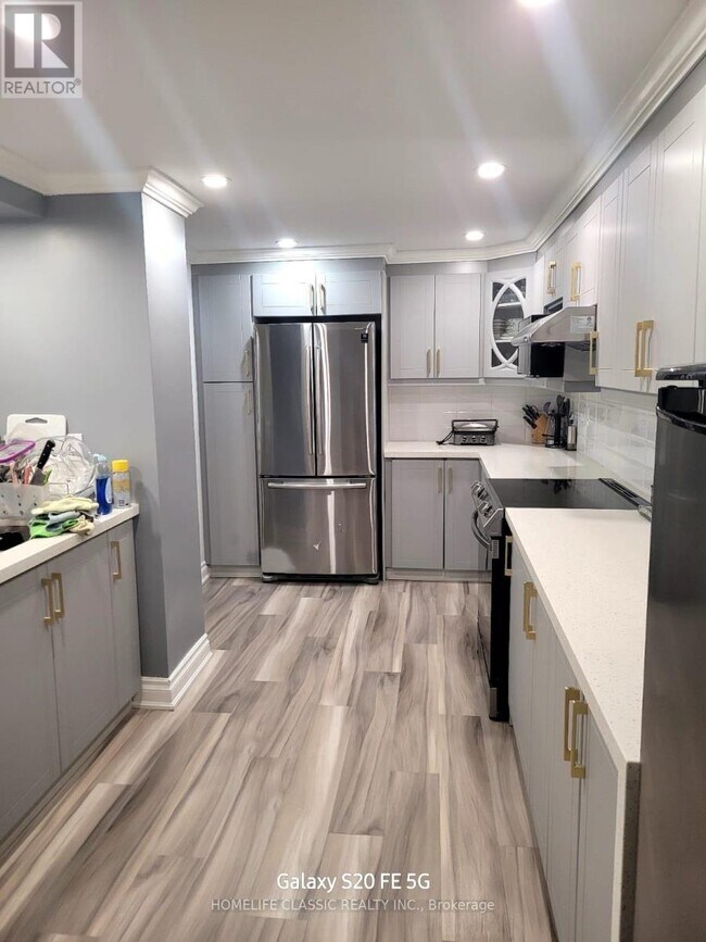 Building Photo - 236 Albion Rd