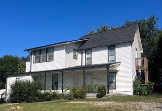 Building Photo - 1407 Sevierville Rd