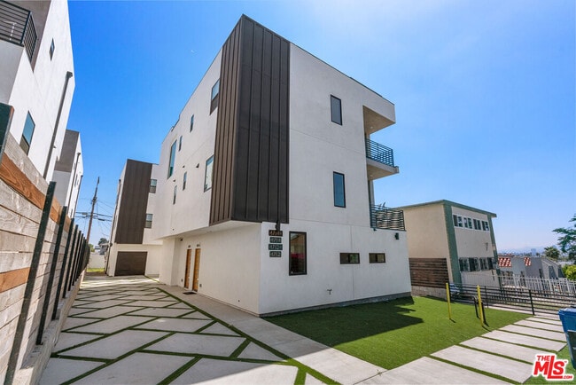 Foto del edificio - 4714 W 17th St