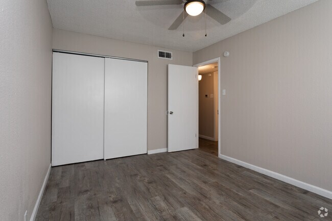2HAB, 1BA - 850 ft² - The Meadows